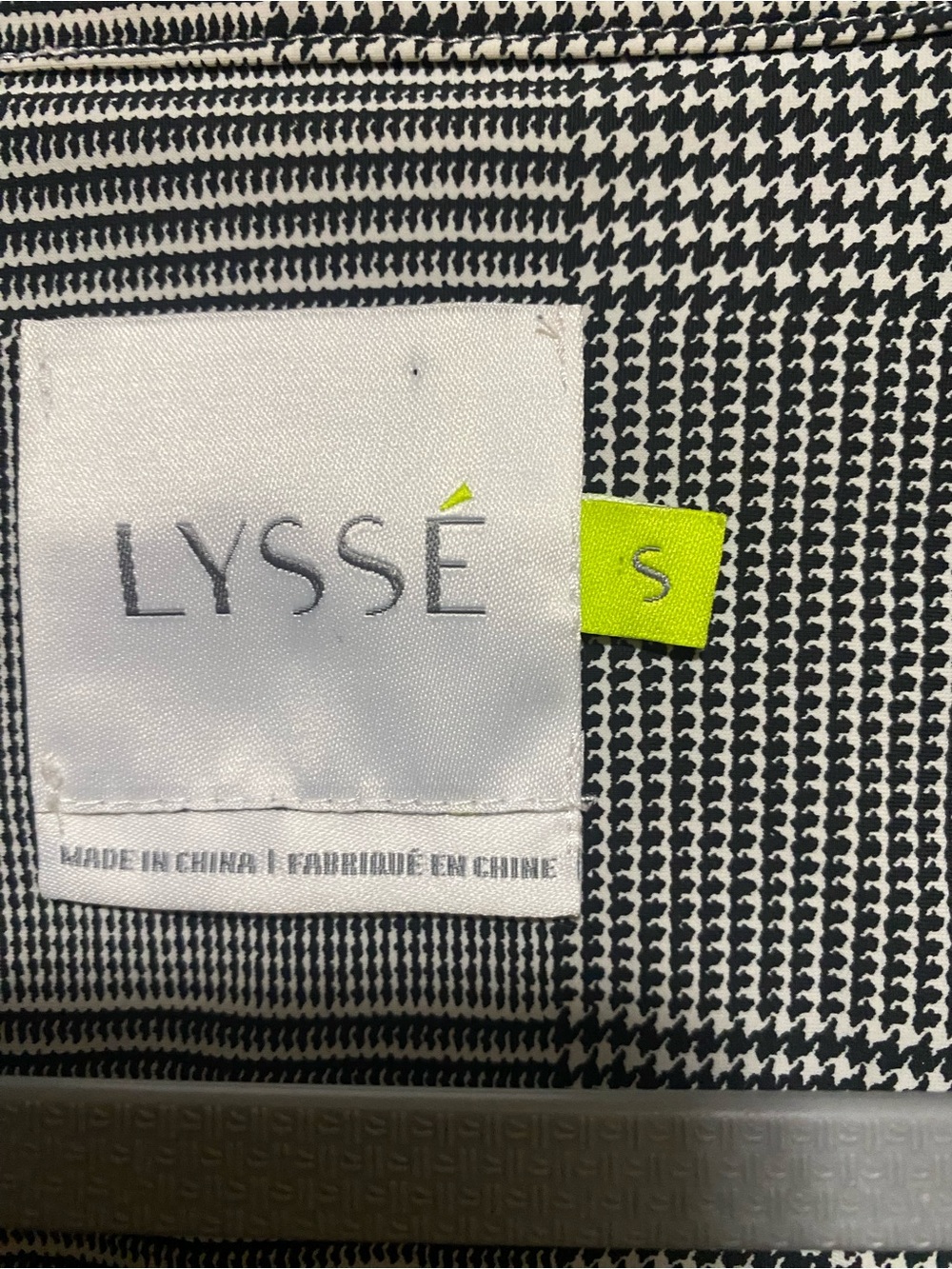 Lysse Black and White plaid pattern women’s button-up office casual shirt Small - Picture 3 of 7